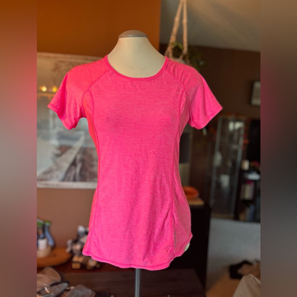 Women’s Hot Pink Active Short Sleeve Top